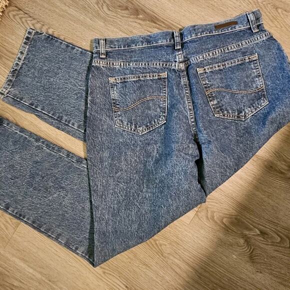 Lee Relaxed Fit Straight Leg High Rise Medium wash Womens Blue Jeans 12P - Picture 2 of 8